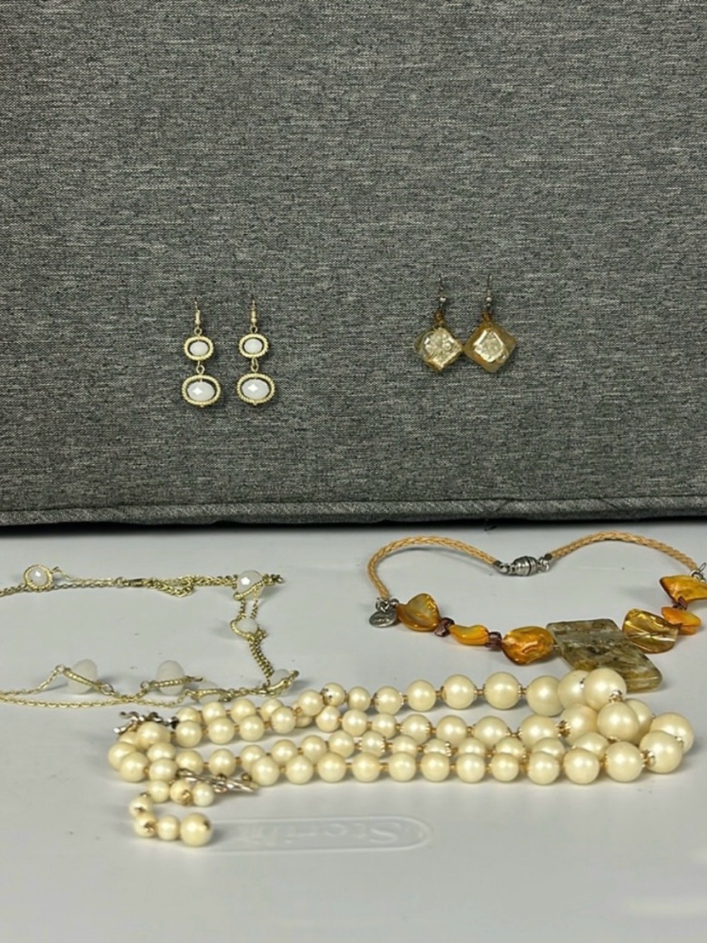 2 Earrings 3 necklaces bundle!